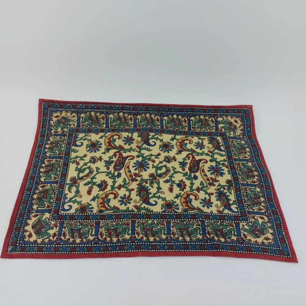 Unbranded placemats red